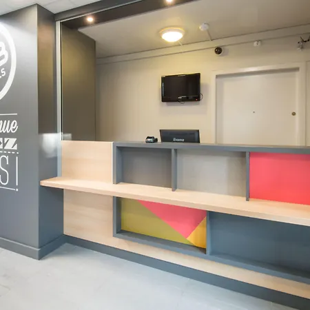 Metz Aux Arches Hotel 2*