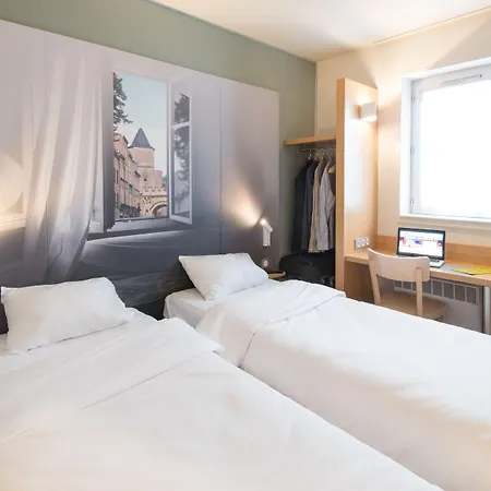 Metz Aux Arches Hotel 2*