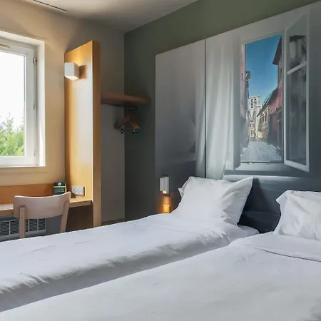 Hotel Metz Aux Arches 2*