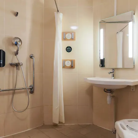 Metz Aux Arches Hotel 2*