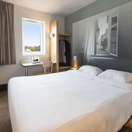 Metz Aux Arches Hotel 2*