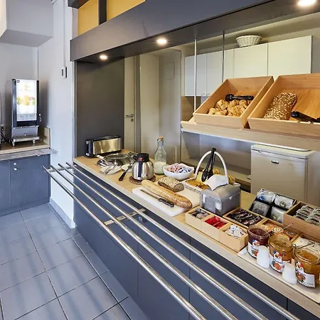 Hotel Metz Aux Arches 2*