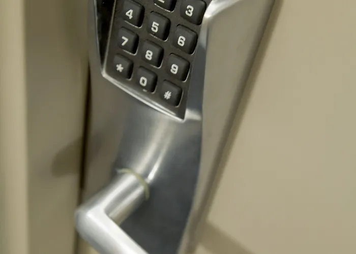 Metz Aux Arches Отель 2*