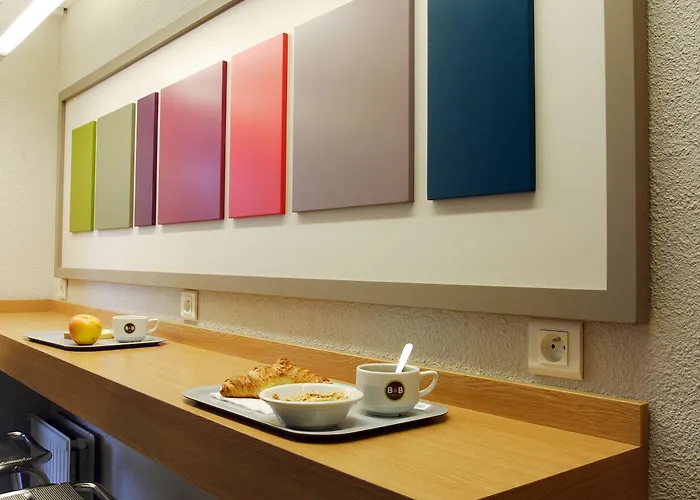 Отель Metz Aux Arches 2*