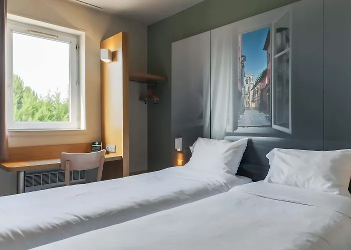 Hotel Metz Aux Arches 2*