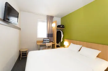 Hotel Metz Aux Arches 2*