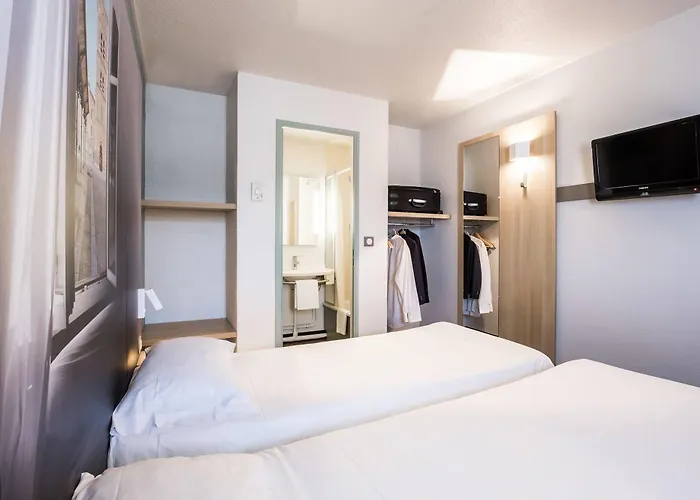 Metz Aux Arches Отель